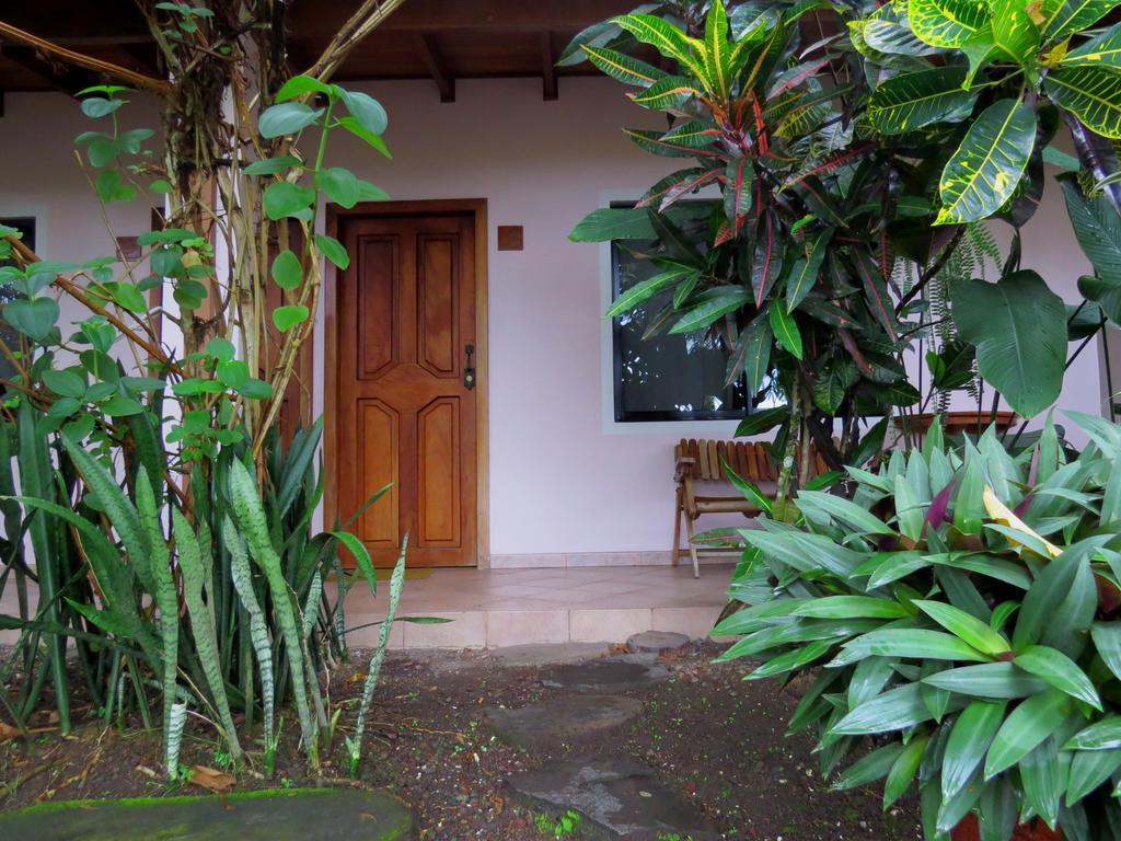 Hotel Vagabondo La Fortuna Bagian luar foto