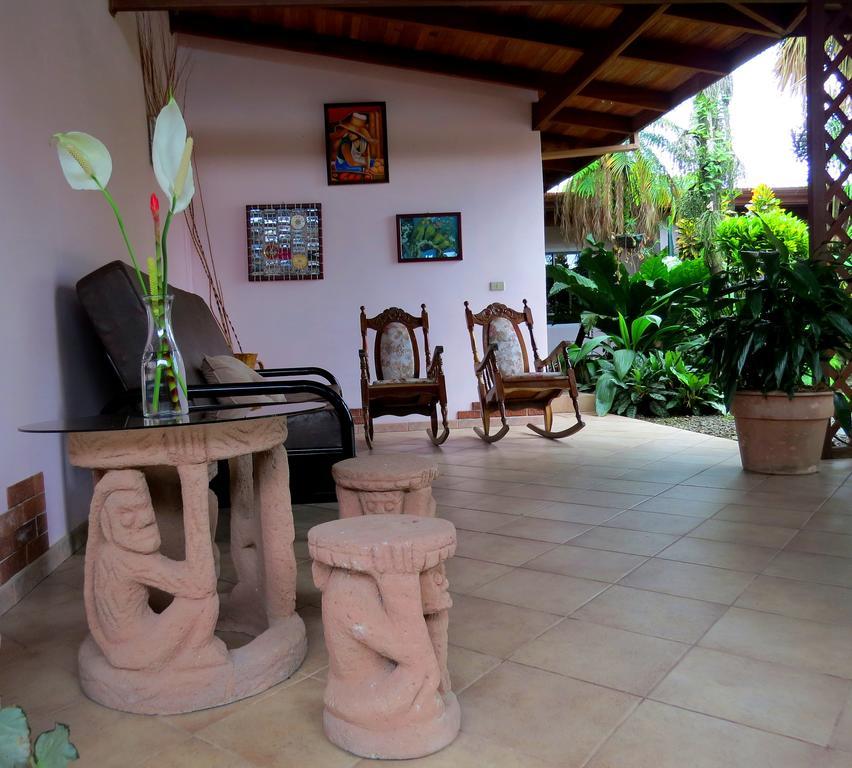 Hotel Vagabondo La Fortuna Bagian luar foto