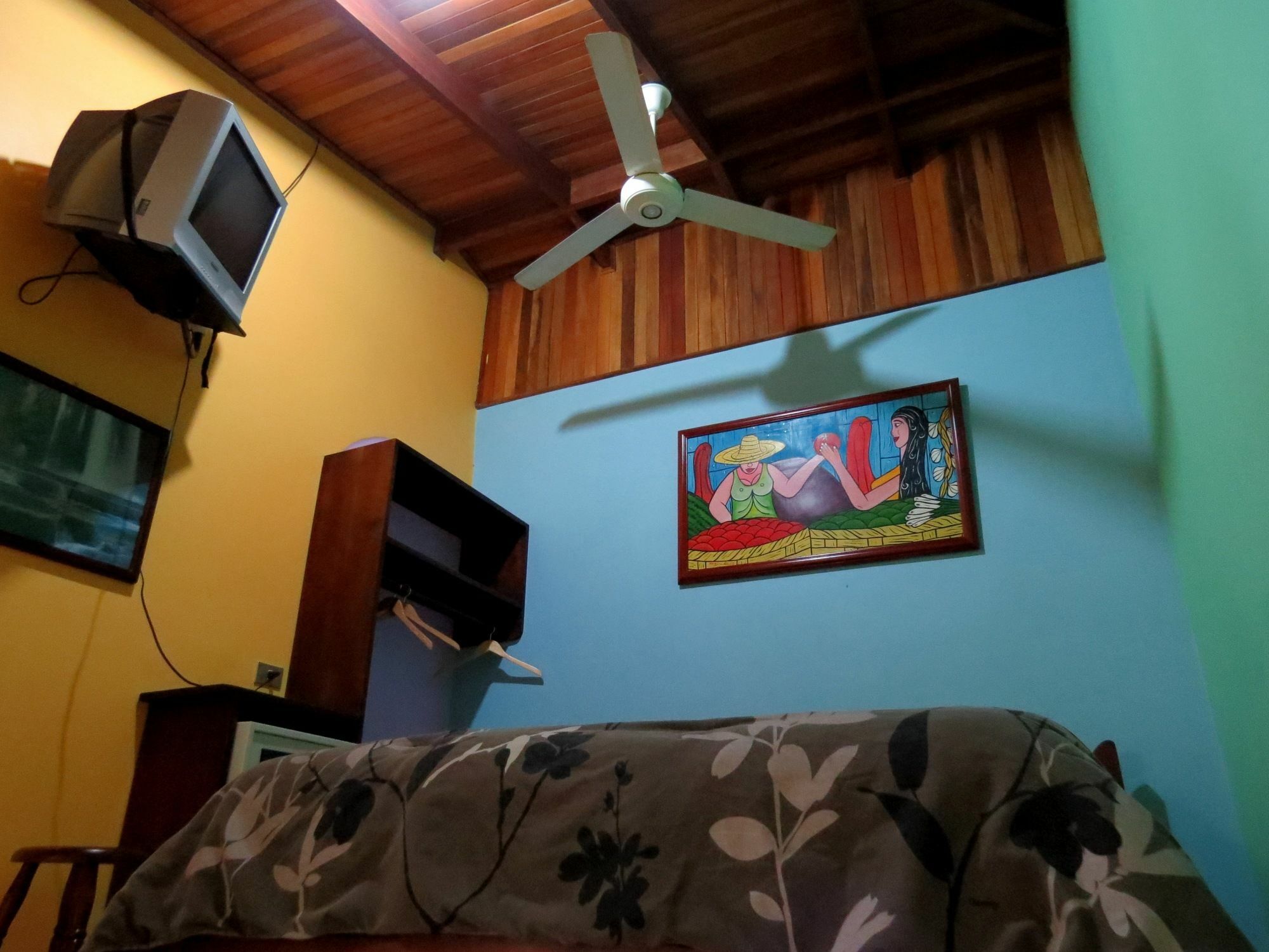 Hotel Vagabondo La Fortuna Bagian luar foto