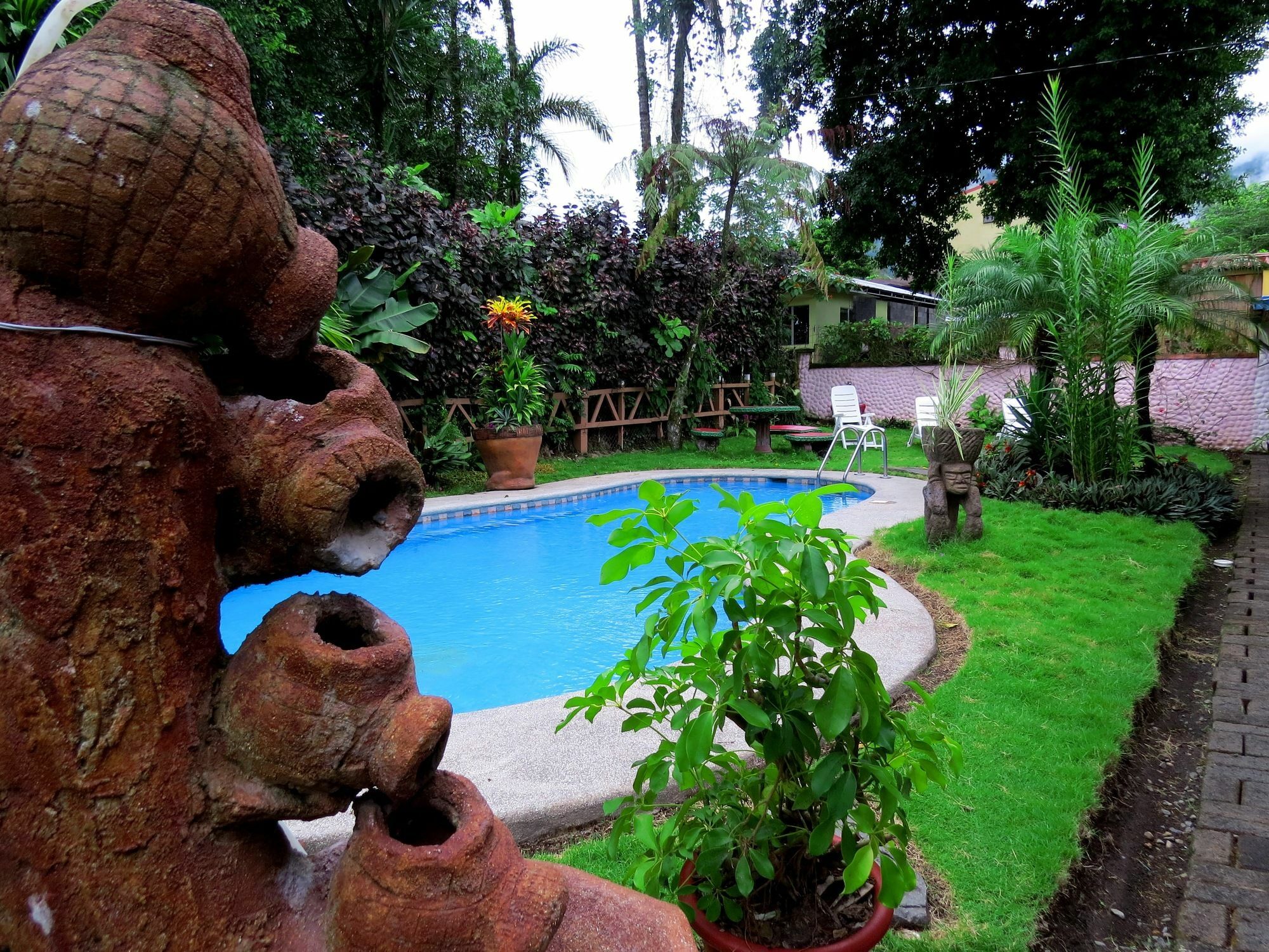 Hotel Vagabondo La Fortuna Bagian luar foto